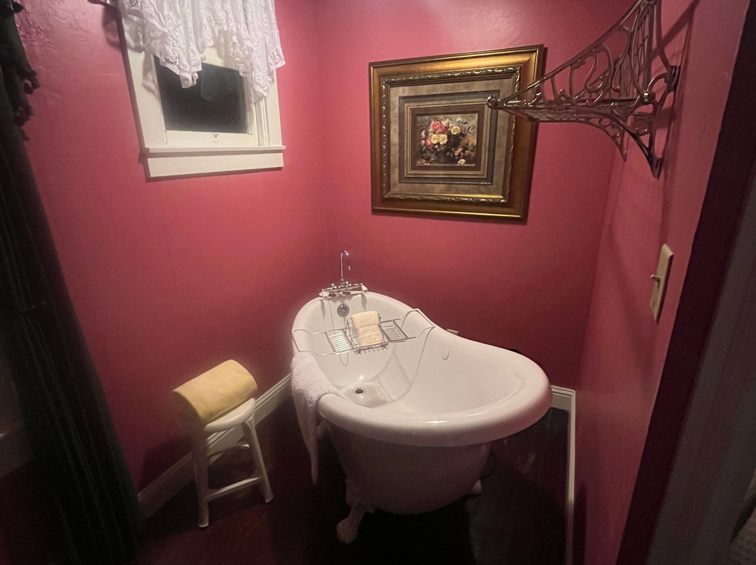 Weaverville Hotel主图