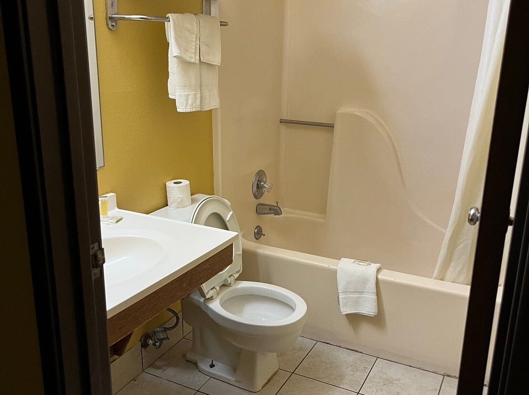 Super 8 by Wyndham Abilene KS主图