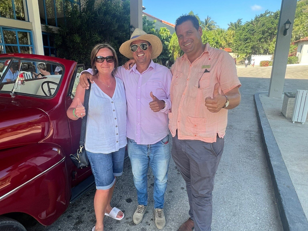 Cuban Classic Car Tours by Eddy景点图片