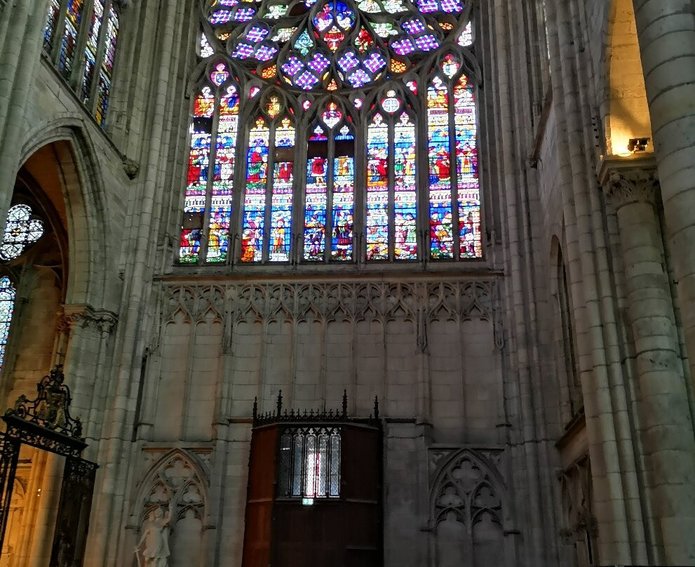 Cathedrale St-Etienne-Sens必去景点