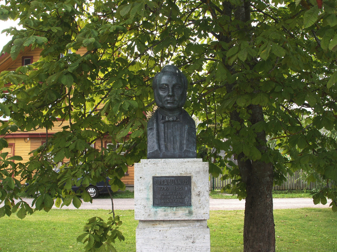 Carl Abraham Hunniuse Monument-哈普萨鲁必去景点