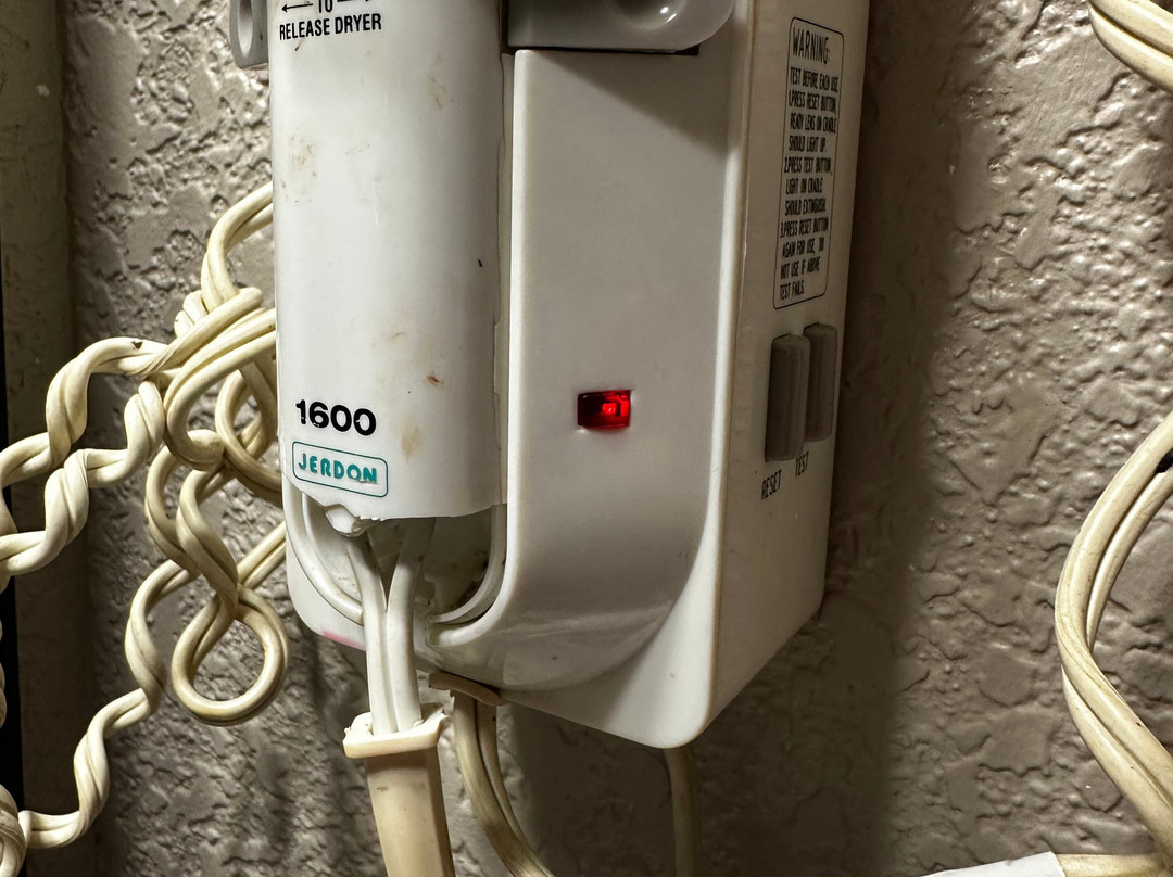 Super 8 by Wyndham Roseville/Detroit Area主图