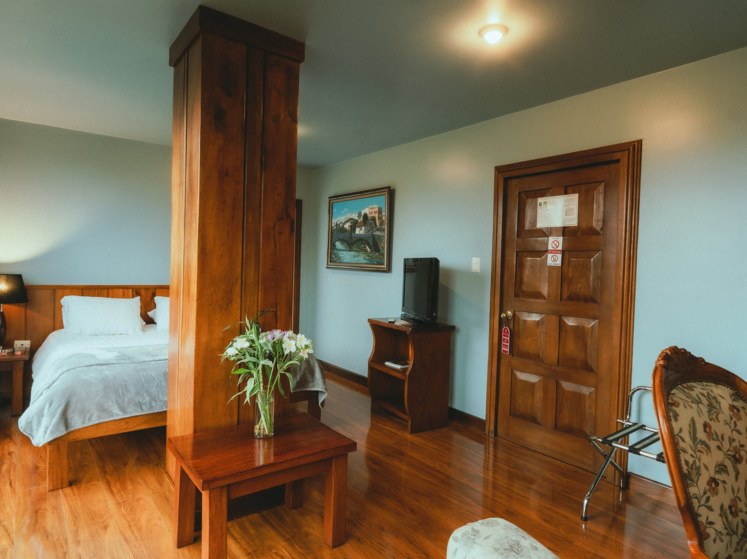 维多利亚酒店主图