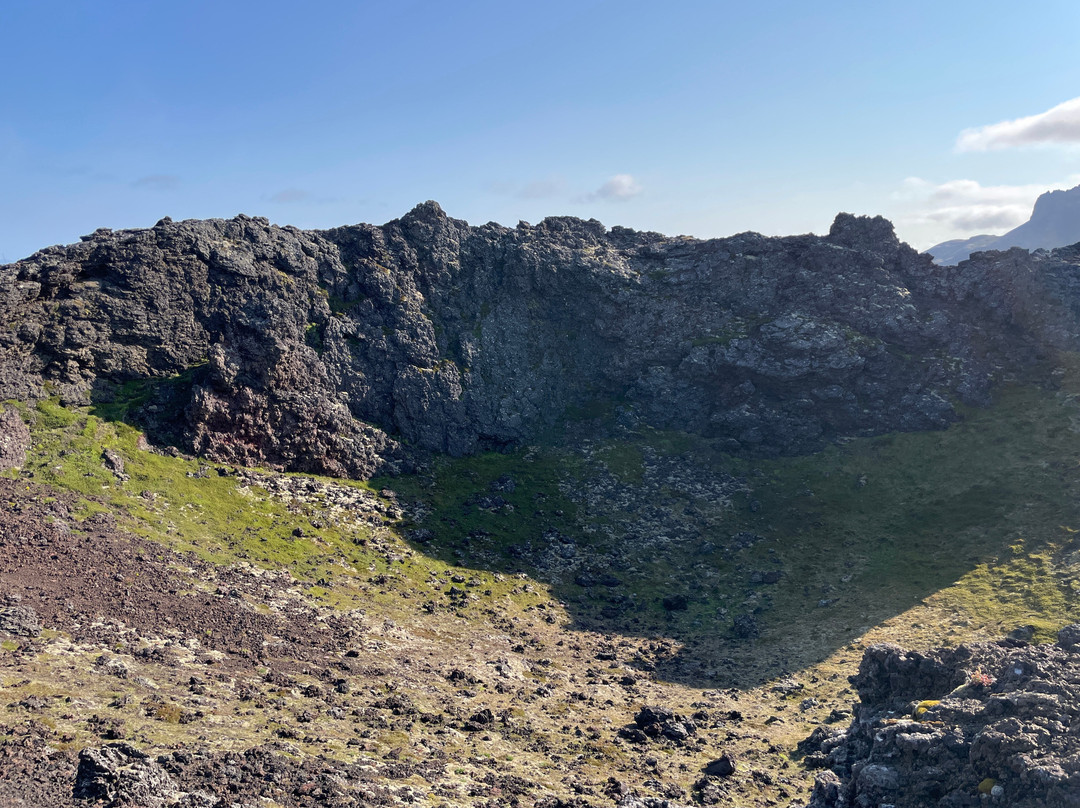 Saxholl Crater-Snaefellsbaer必去景点