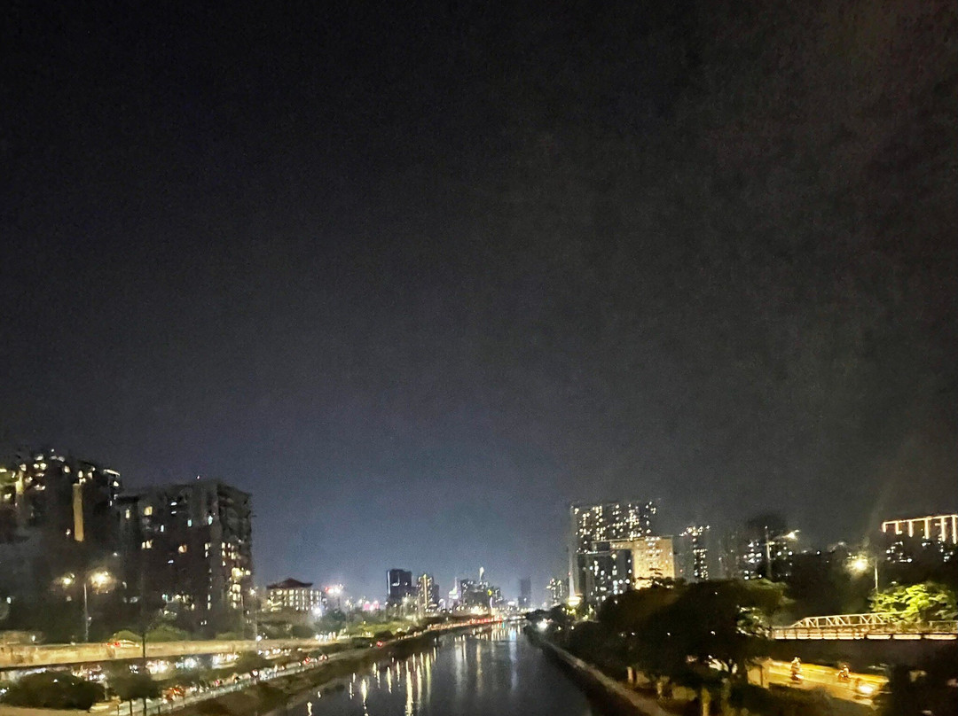 Vespa Rouge-胡志明市必去景点