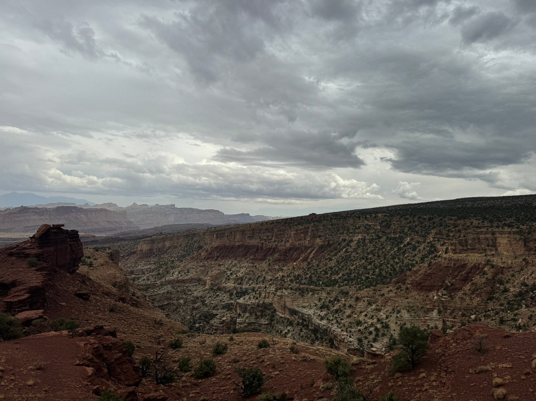 Sunset Point Trail-圆顶礁国家公园必去景点