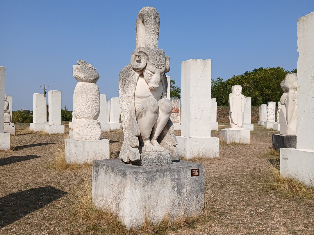 La Pierre de Crazannes-Crazannes必去景点