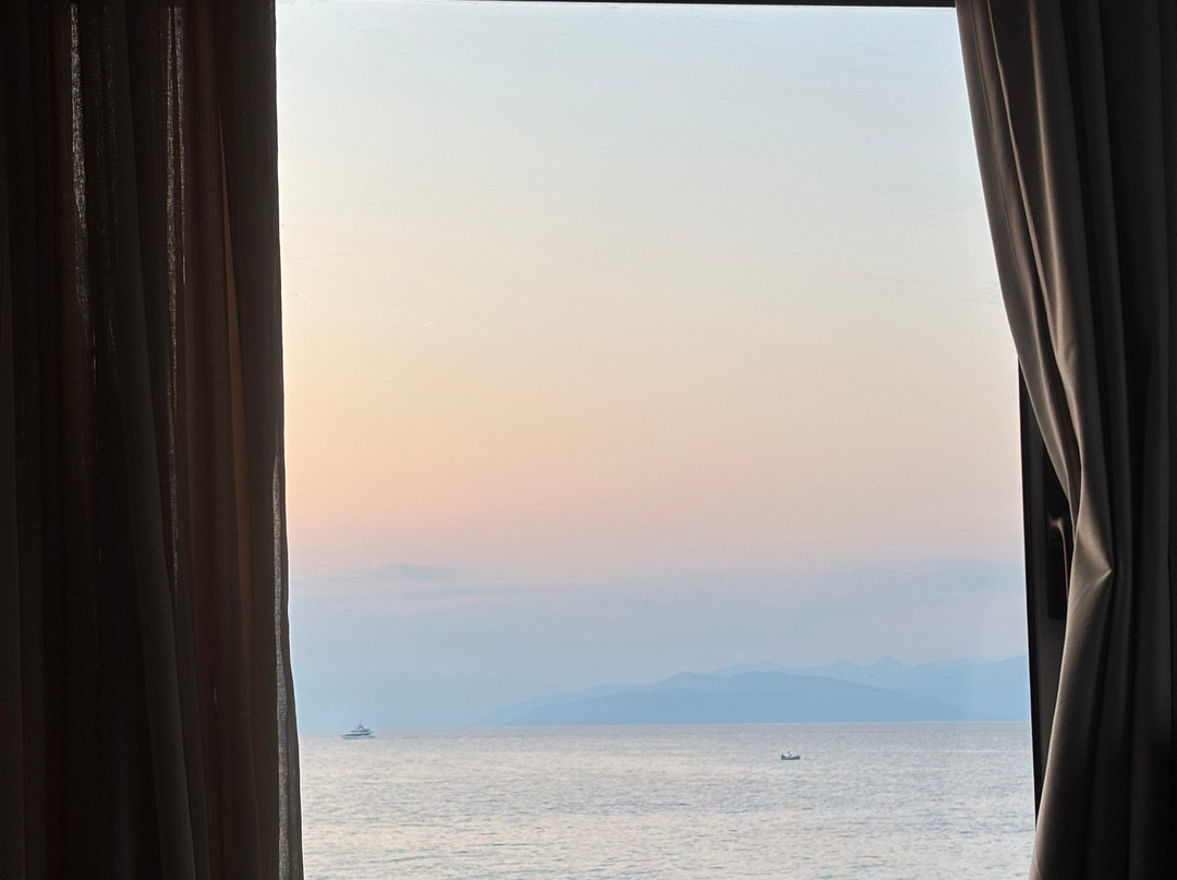 Sikyon Coast Hotel & Resort主图