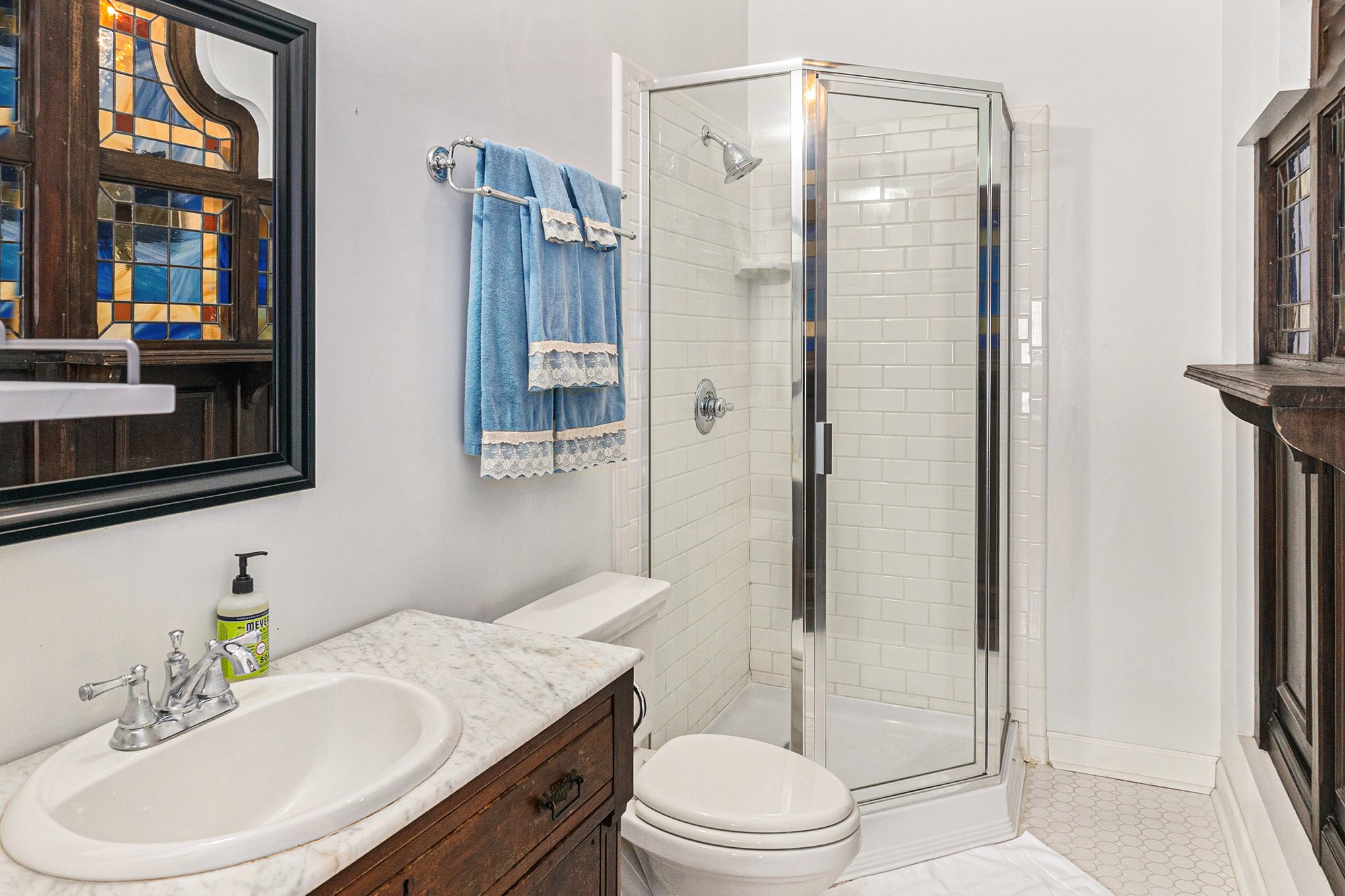 Hassinger Daniels Mansion Bed and Breakfast-浴室