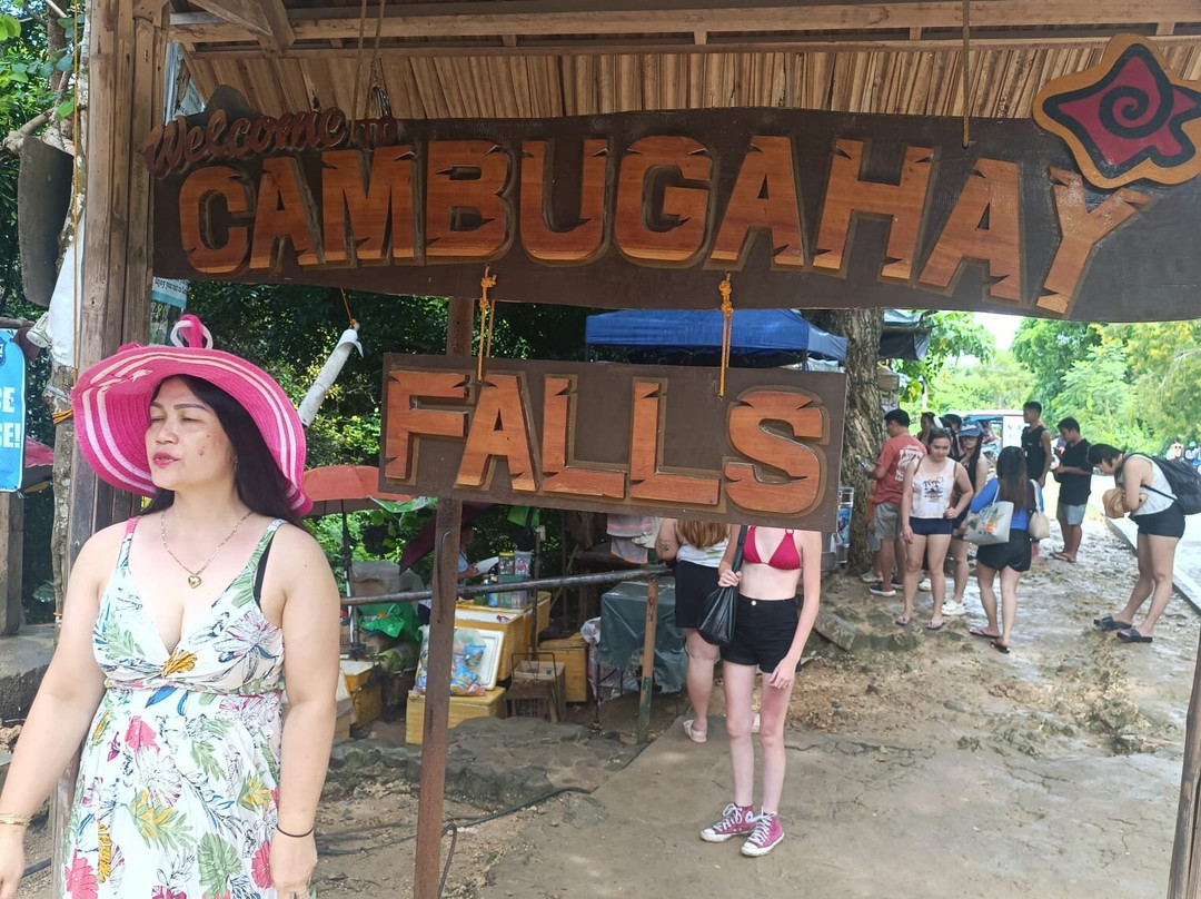 坎布加海瀑布-锡基霍尔岛必去景点