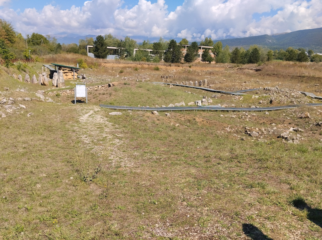 Necropoli Di Fossa-Fossa必去景点