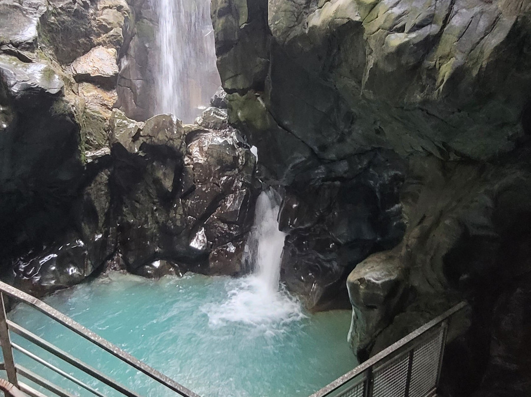 Gouffre des Busserailles Ravine-Valtournenche必去景点