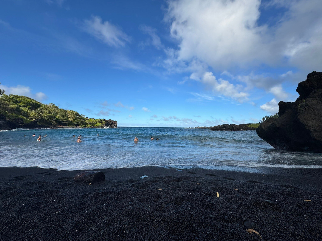 Honokalani Black Sand Beach-哈纳必去景点