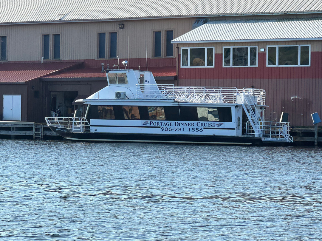 Keweenaw Boat Tours-霍顿必去景点