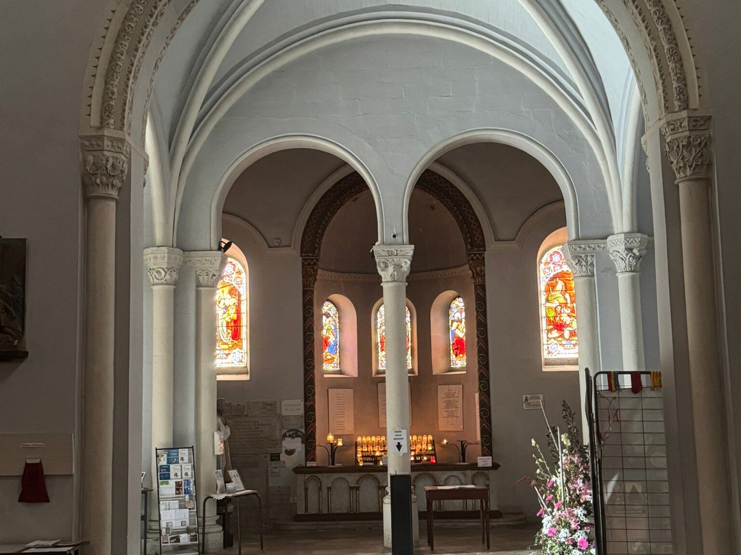 Basilique de Buglose-Saint-Vincent-de-Paul必去景点