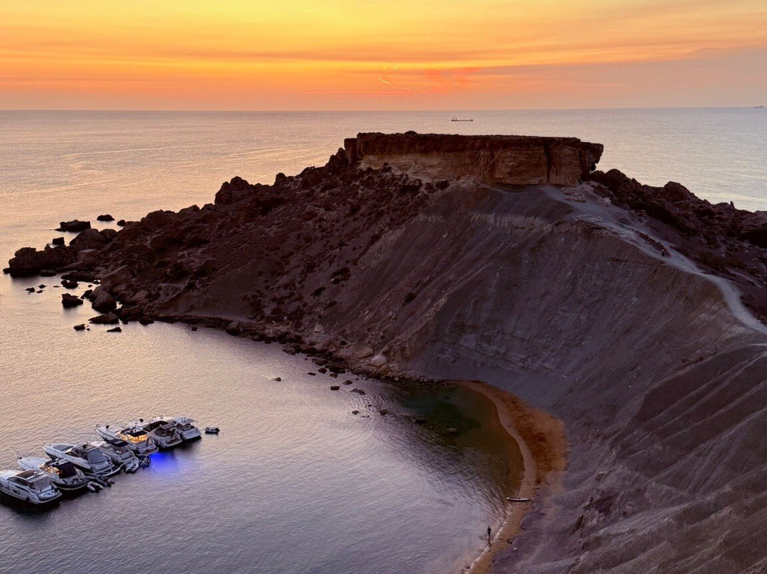 Ghajn Tuffieha Bay-梅雷赫必去景点