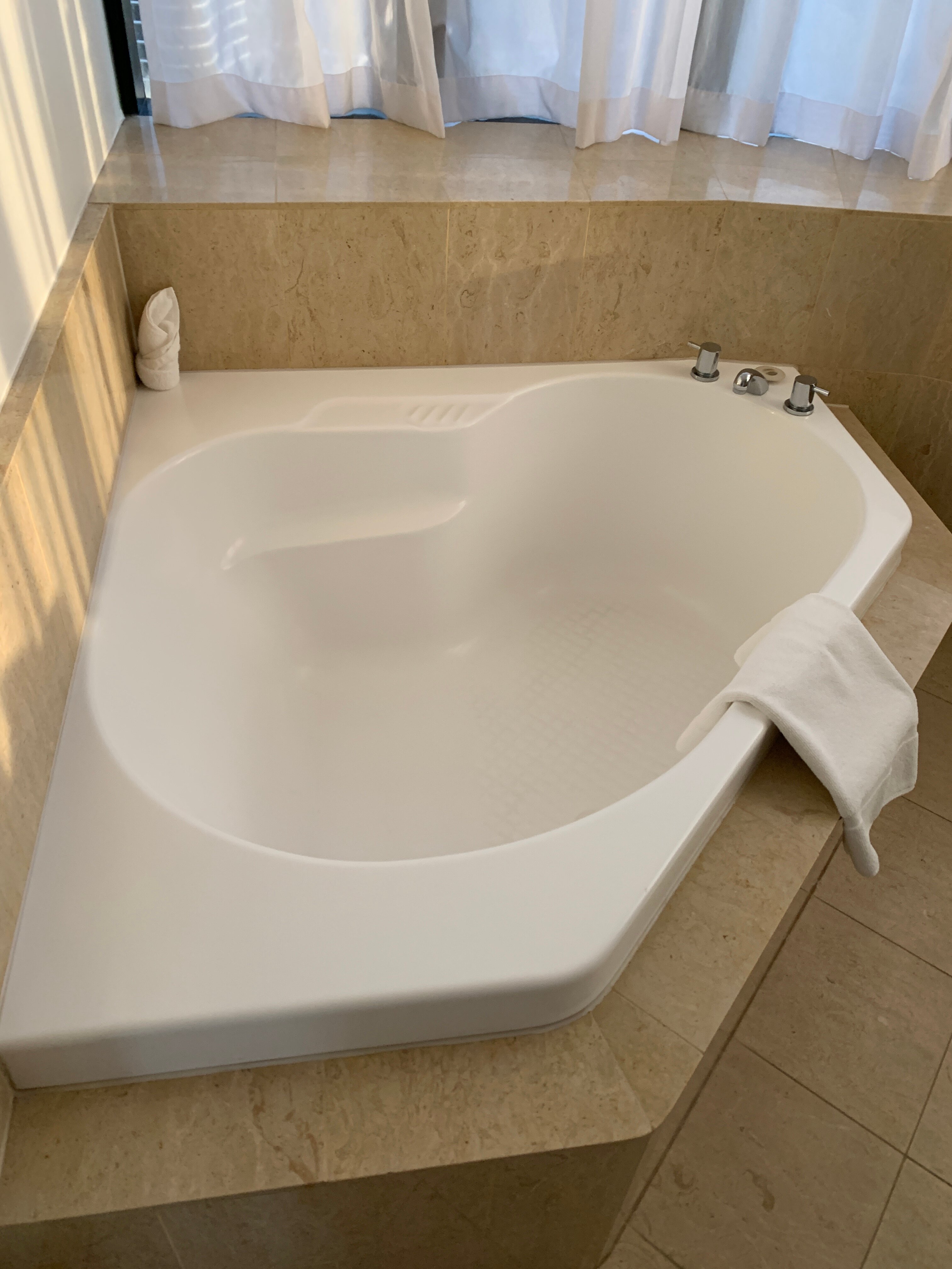 冲浪者天堂皇冠假日酒店-官方