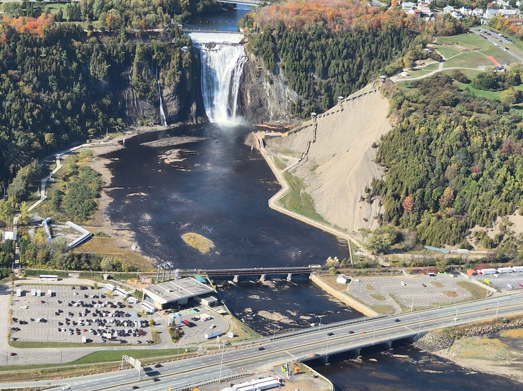 Attitude Hélicoptère-Neuville必去景点