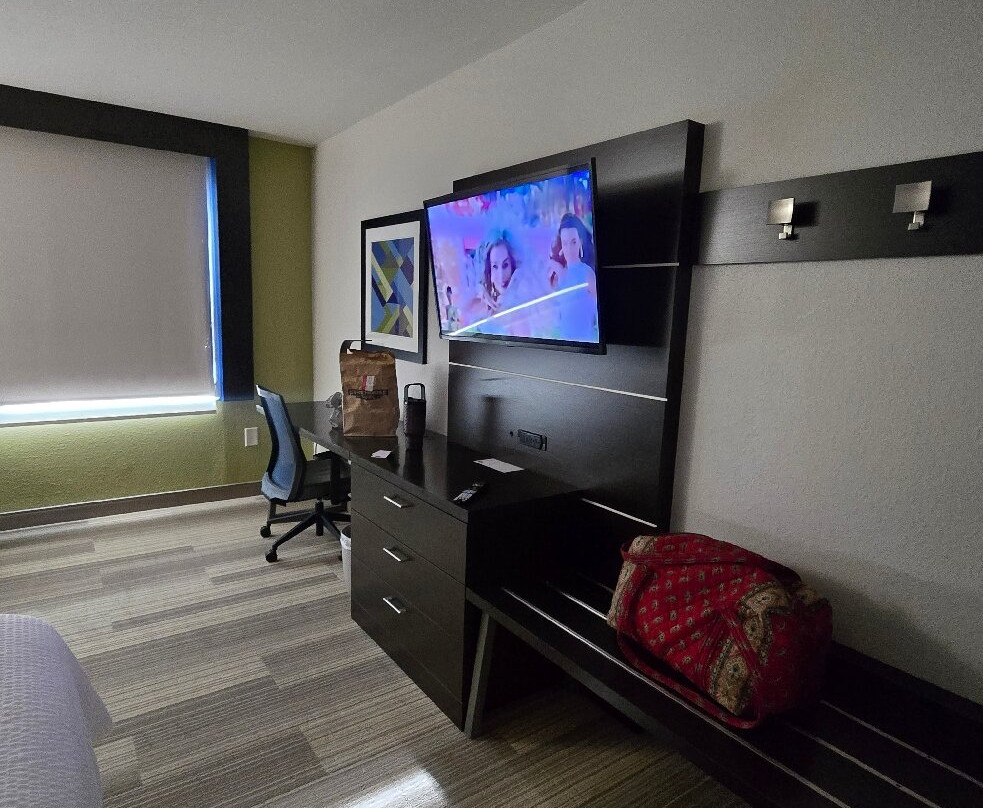 Holiday Inn Express & Suites Commerce By IHG主图