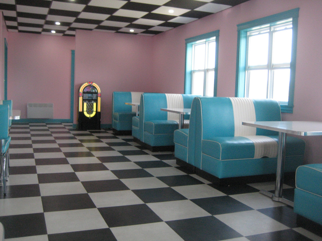 M's Diner and Bakery