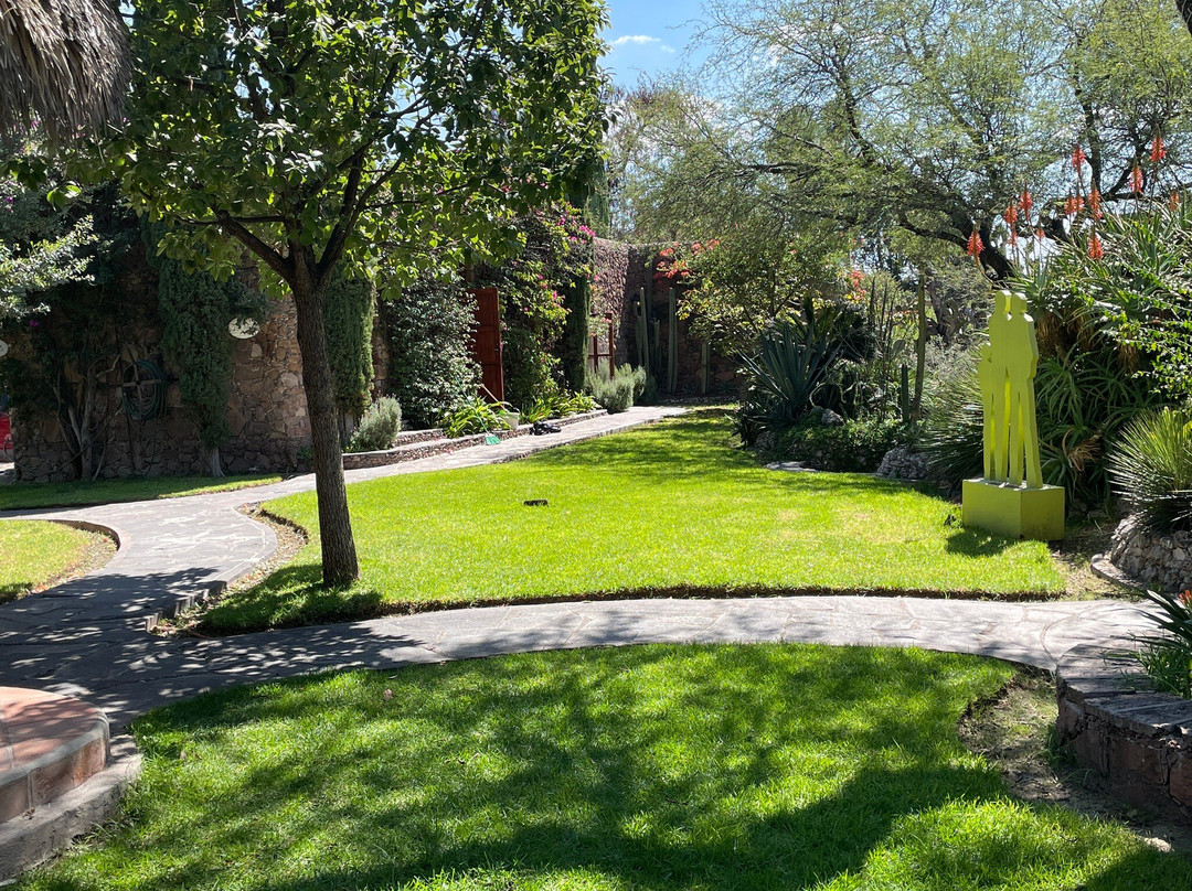 Nirvana Restaurant Retreat主图