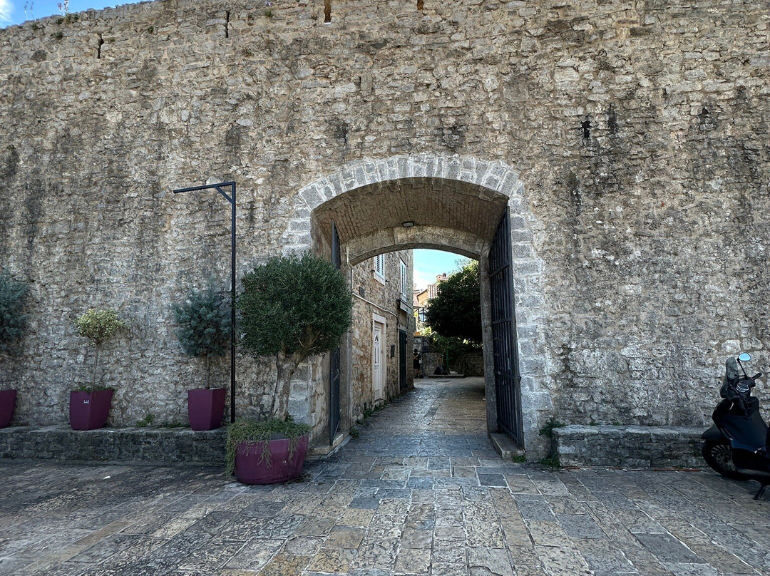 Budva City Walls-布德瓦必去景点