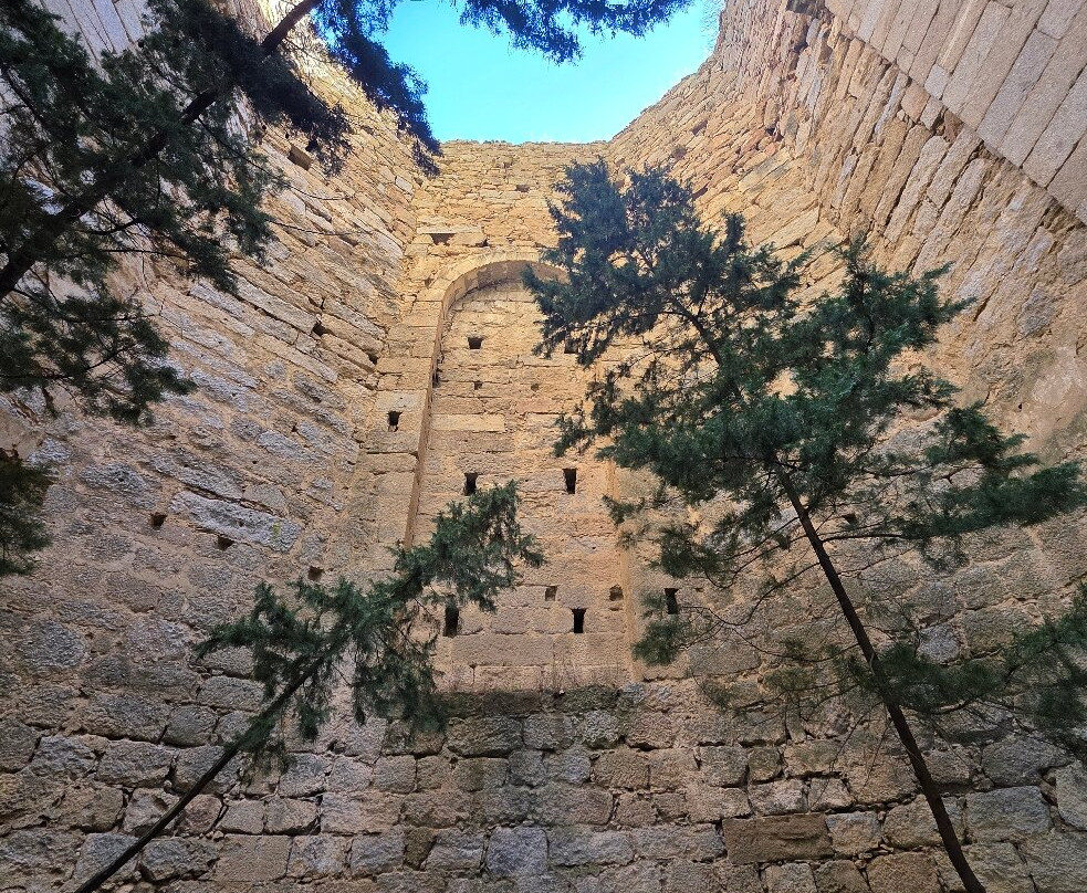 Monasterio de Guisando-El Tiemblo必去景点