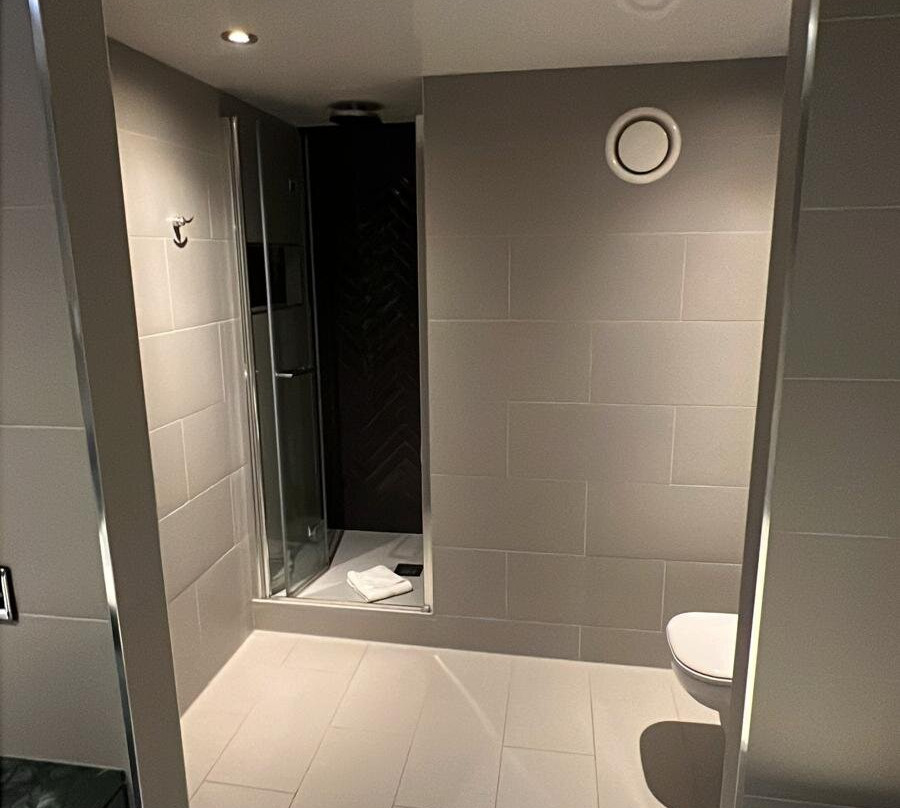 亚历山大饭店主图