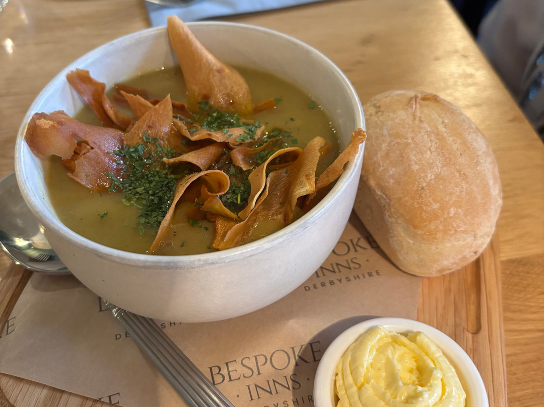 The White Hart Hotel主图