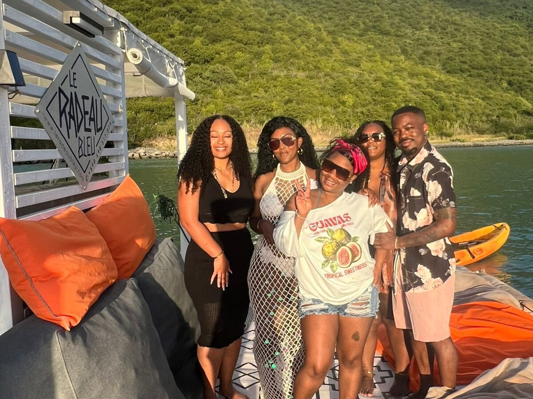 Le Radeau Bleu-Anse Marcel必去景点