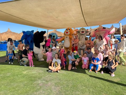 Titanic Royal-Families and Couples only-泳池