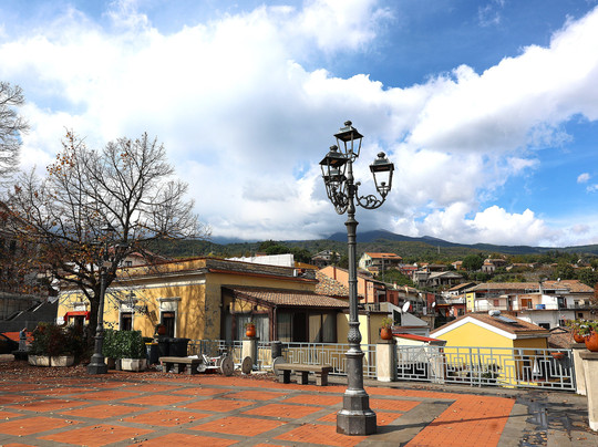 Piazza Belvedere Giovanni d'Aragona-Milo必去景点