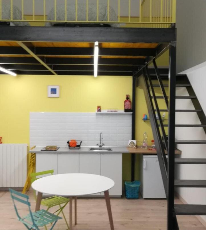 2 LOFTS guest house