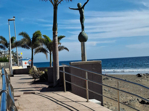 Escultura Serie Equilibrista-San Agustin必去景点
