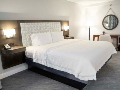 费尔菲尔德汉普顿套房酒店主图