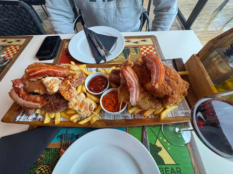 Hungry Bear National Restaurant