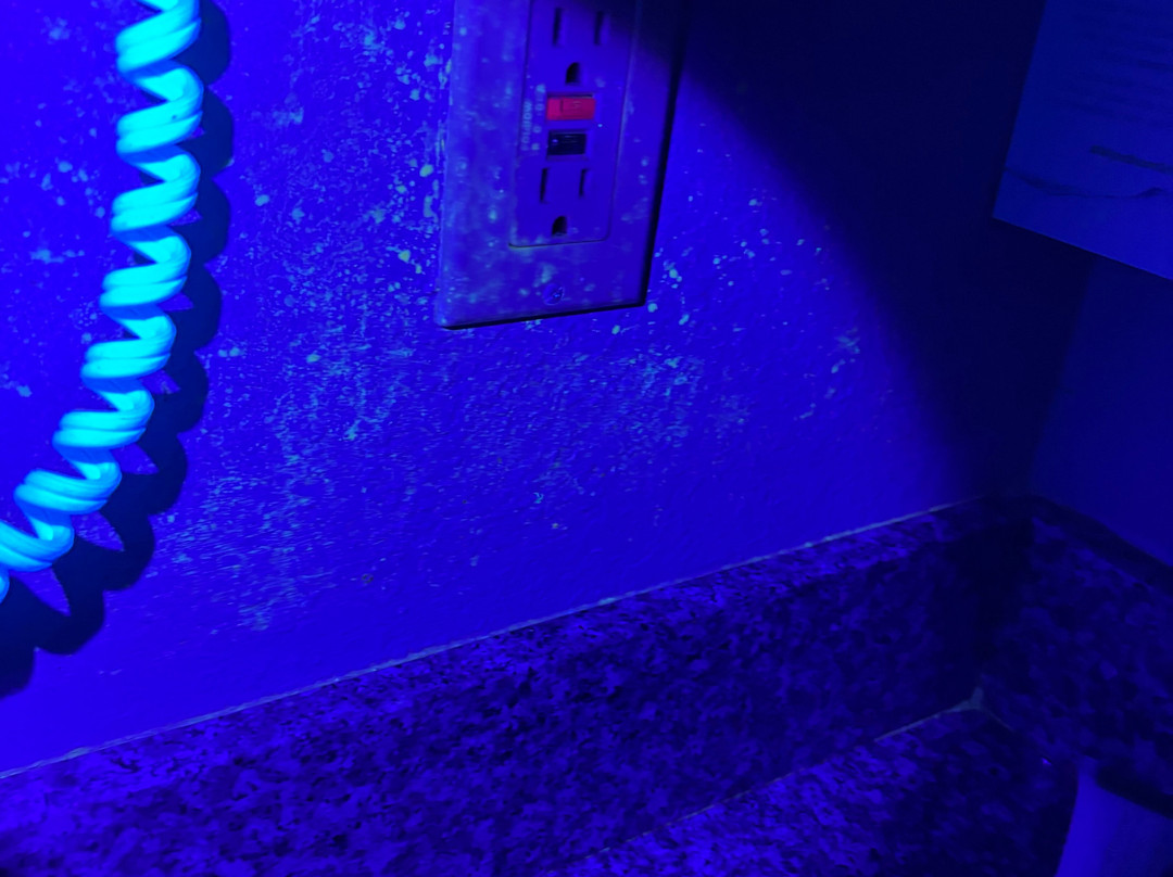 约翰斯敦-格洛维斯速8酒店主图