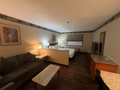 蒂拉穆克阿什利旅馆主图