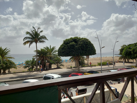 Gallagher's Beachview Sportsbar-提亚必去景点