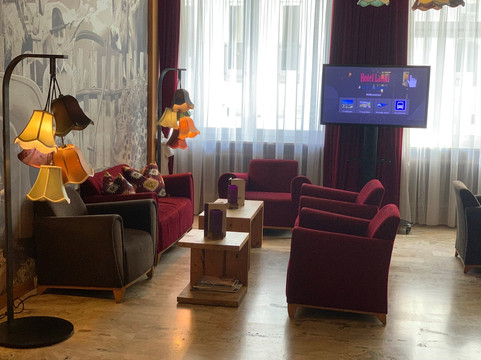 拉蒂尼酒店主图