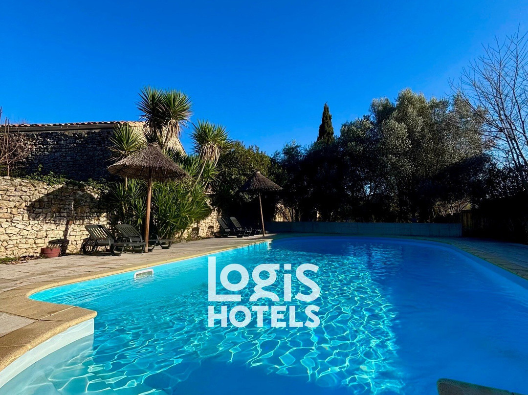 莱斯奎尔酒店主图