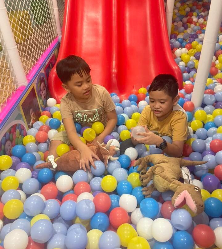 Play Zone-雷加斯皮必去景点