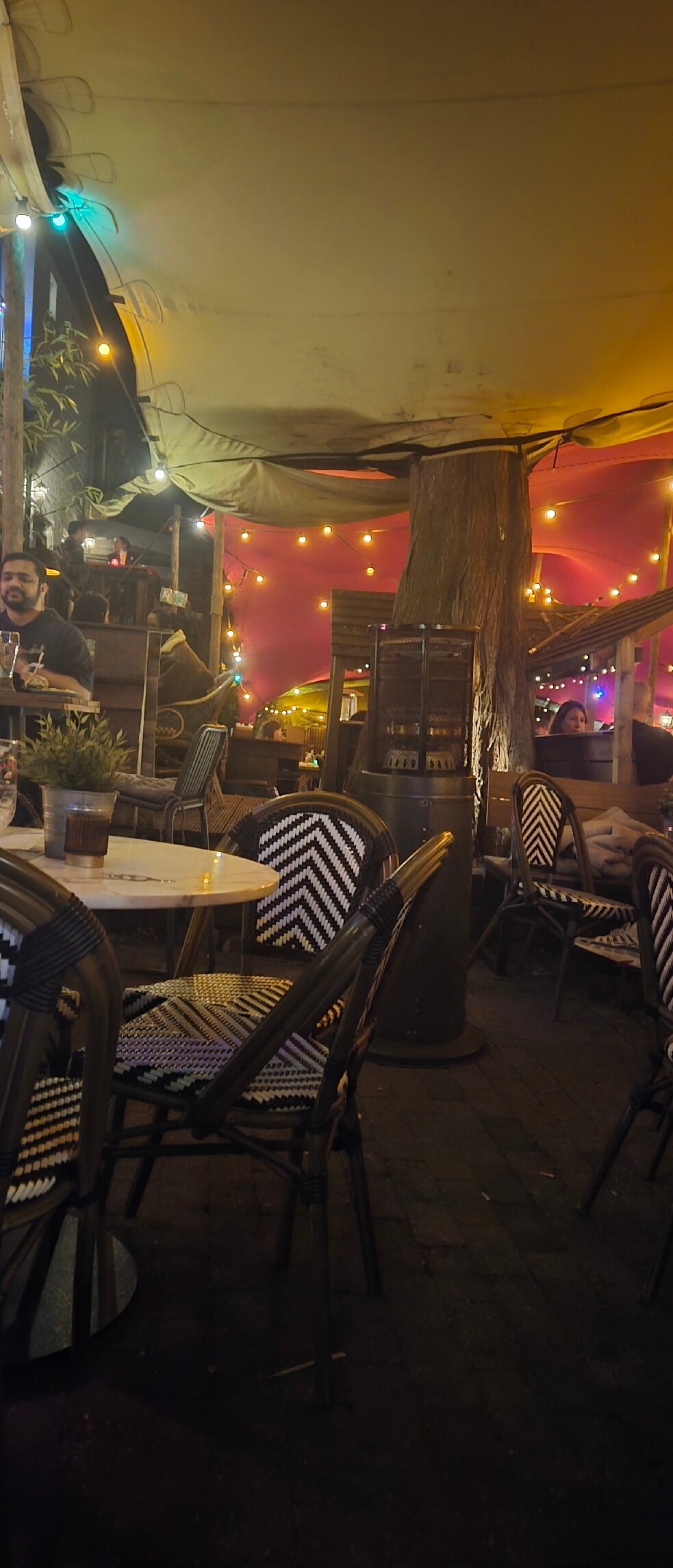 隆约翰斯酒店-官方