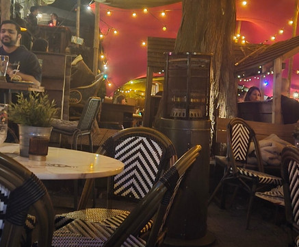 隆约翰斯酒店主图