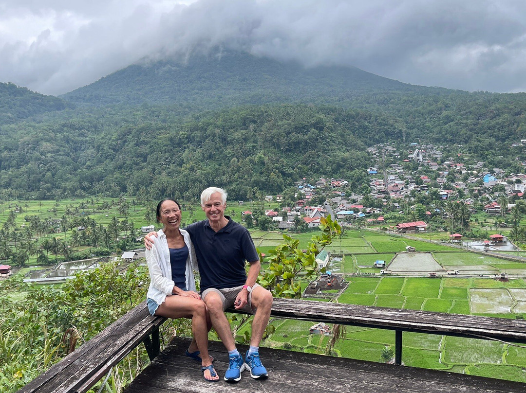 Lucky Tour and Travel - Manado Driver Guide-比通必去景点