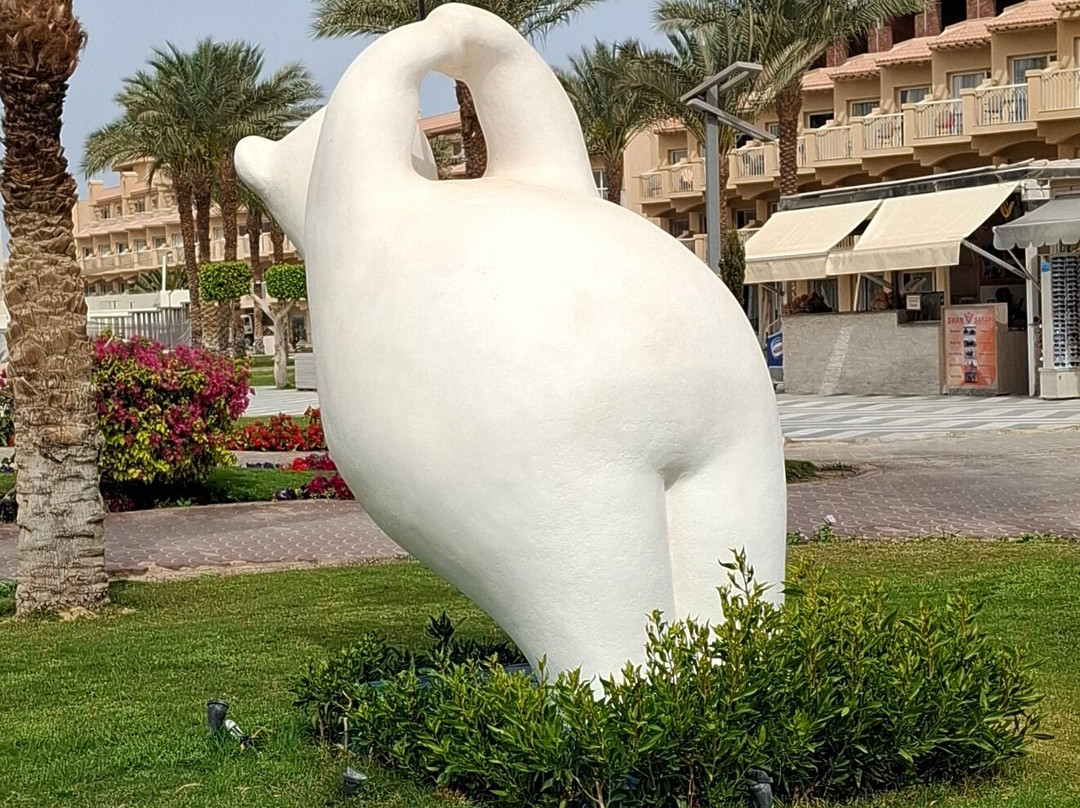 The Bear and the Balloon-Sahl Hasheesh必去景点