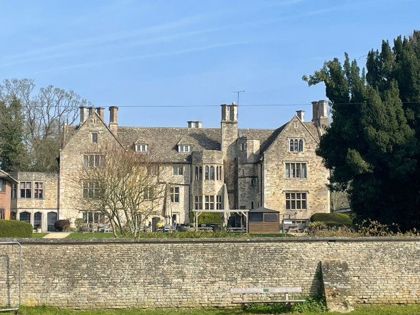 斯通豪斯苑酒店-官方