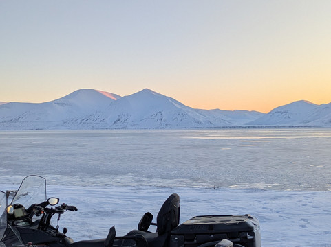 Poli Arctici-朗伊尔城必去景点