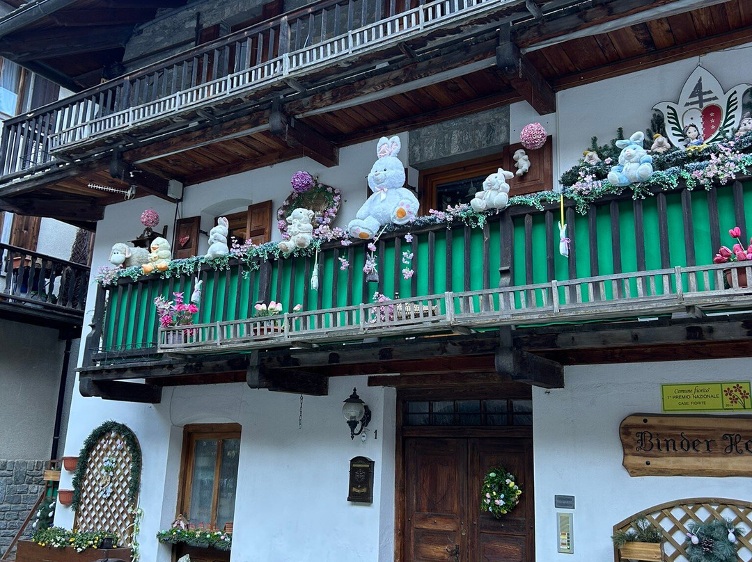 格兰白塔酒店主图