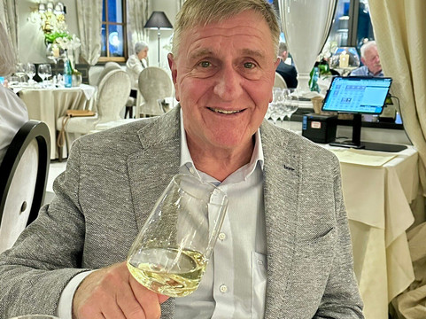 罗萨勒酒店主图